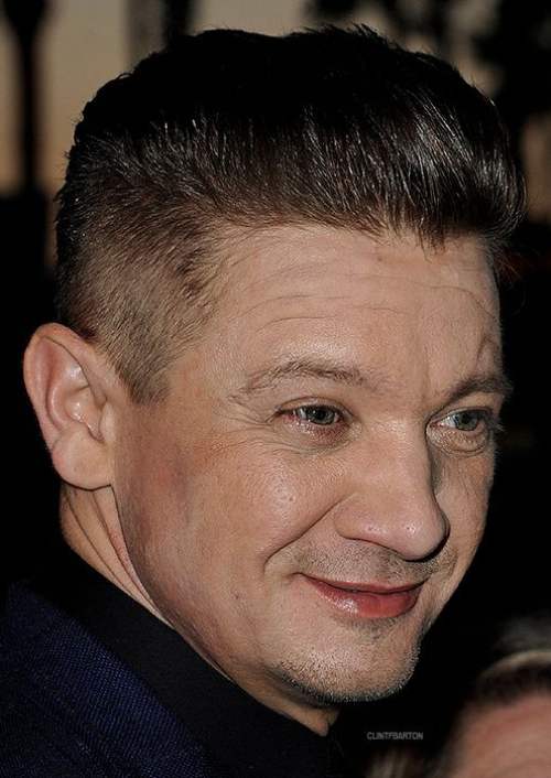 Jeremy Renner Haircut - Men's Hairstyles & Haircuts Swag