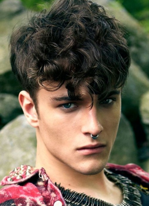 99 Cute Young Men&#039;s Curly Hairstyles 2019 with Simple Makeup