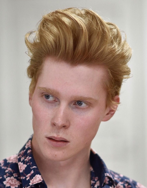 messy hairstyles for men blonde hair pomp style